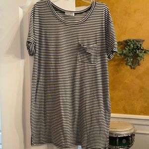 Black and white striped tee